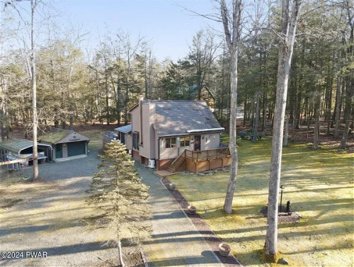 3 Pine Tree Ct at Lake Wallenpaupack's Woodland Hills